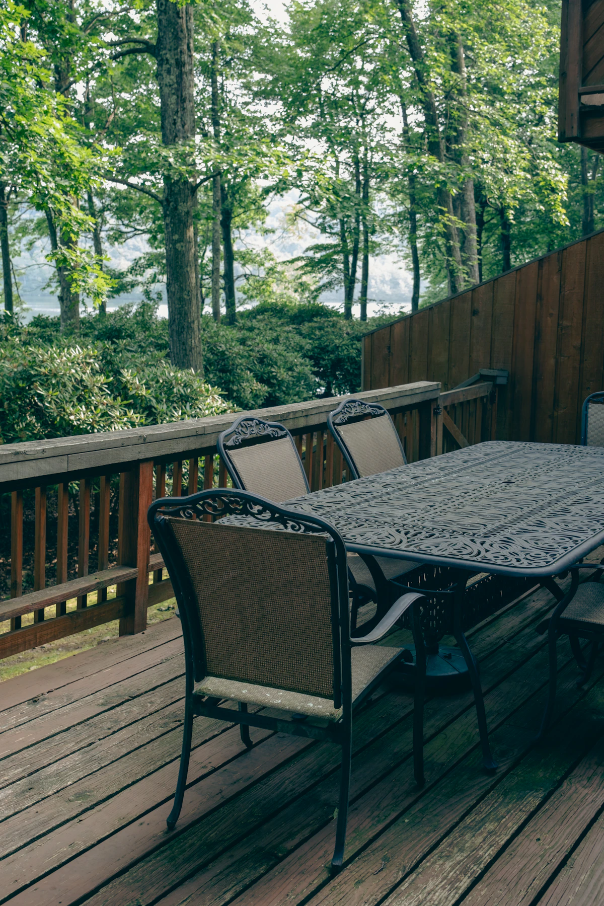 Backyard Deck with Table and Chairs in San Antonio FL Table and chairs on a wood backyard deck in San Antonio FL
